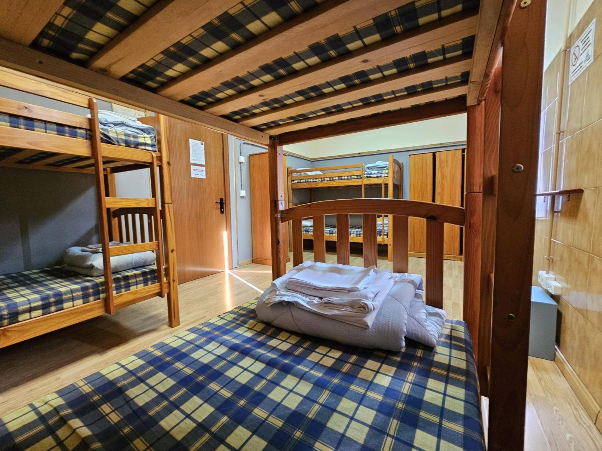 Albergue Pirenarium Sabinanigo Bagian luar foto