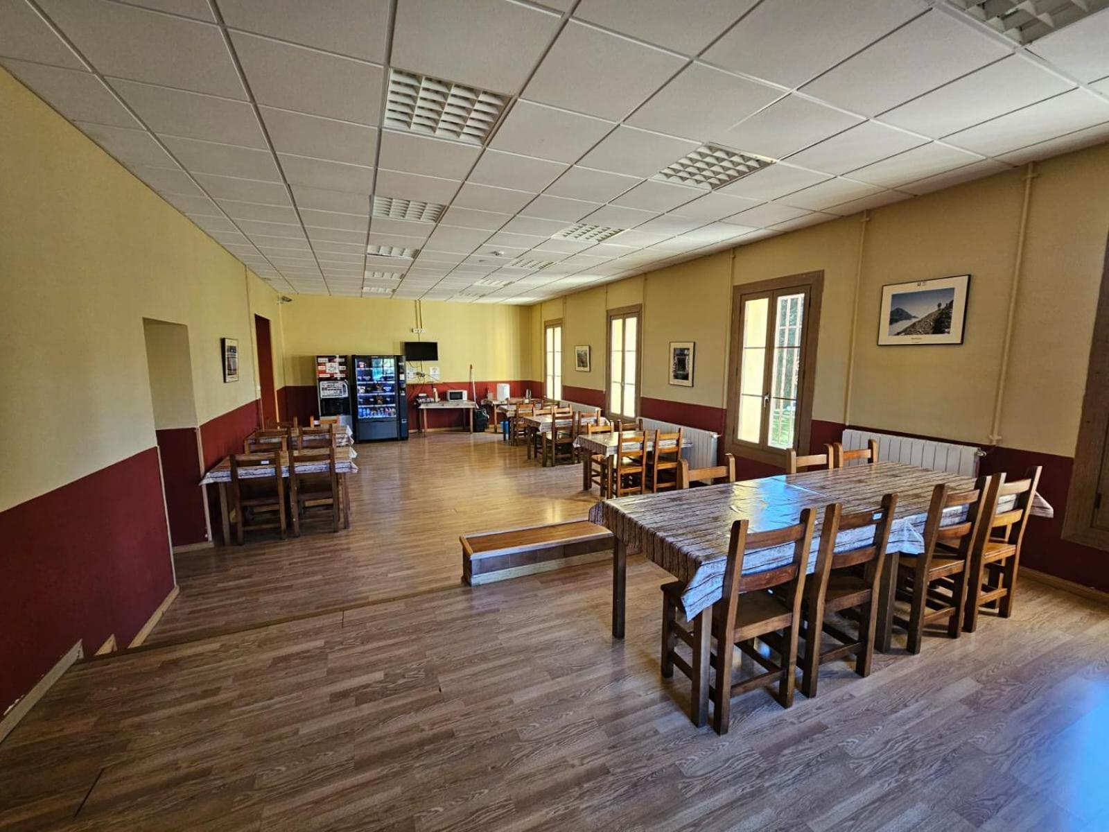 Albergue Pirenarium Sabinanigo Bagian luar foto