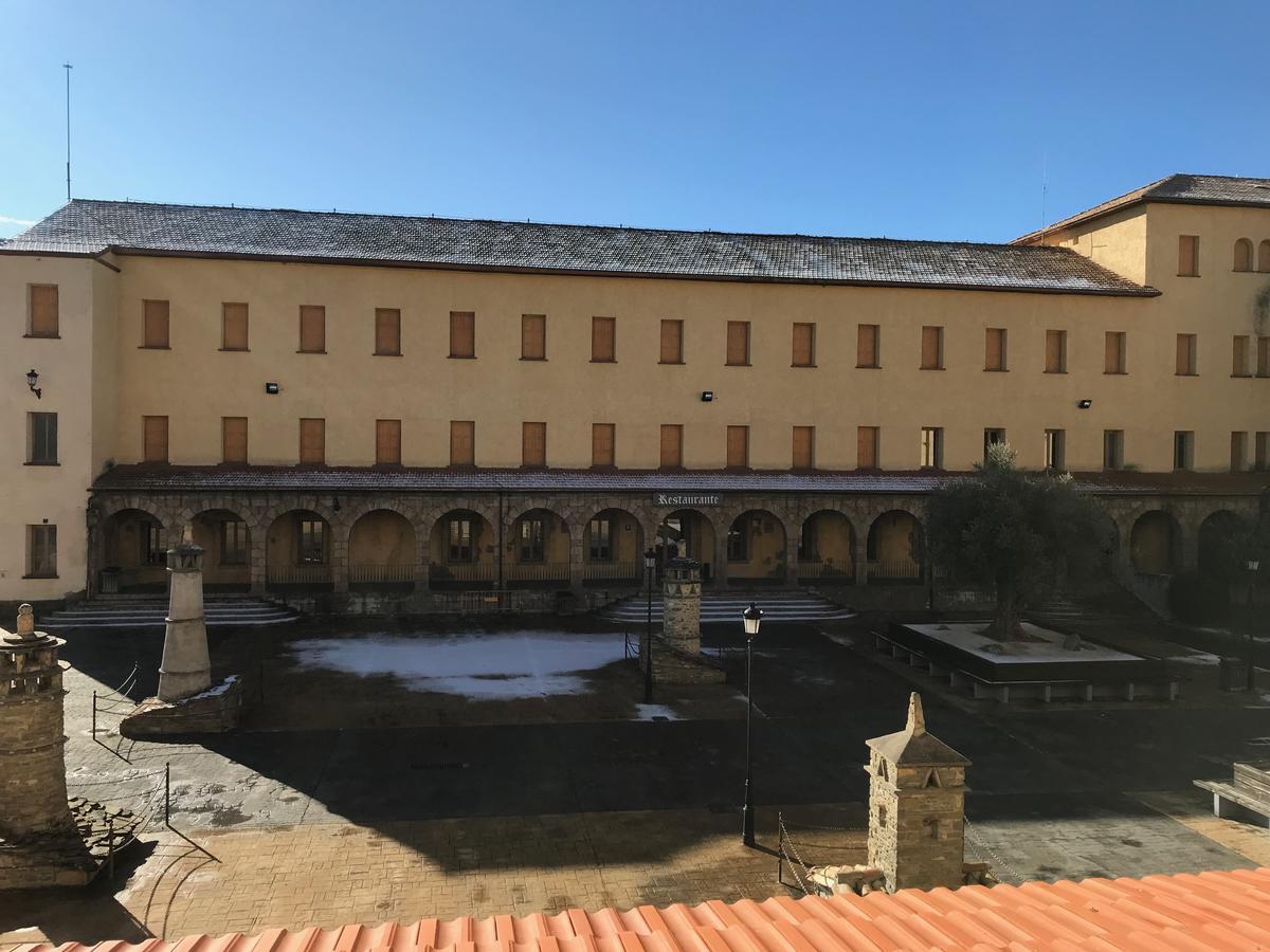 Albergue Pirenarium Sabinanigo Bagian luar foto
