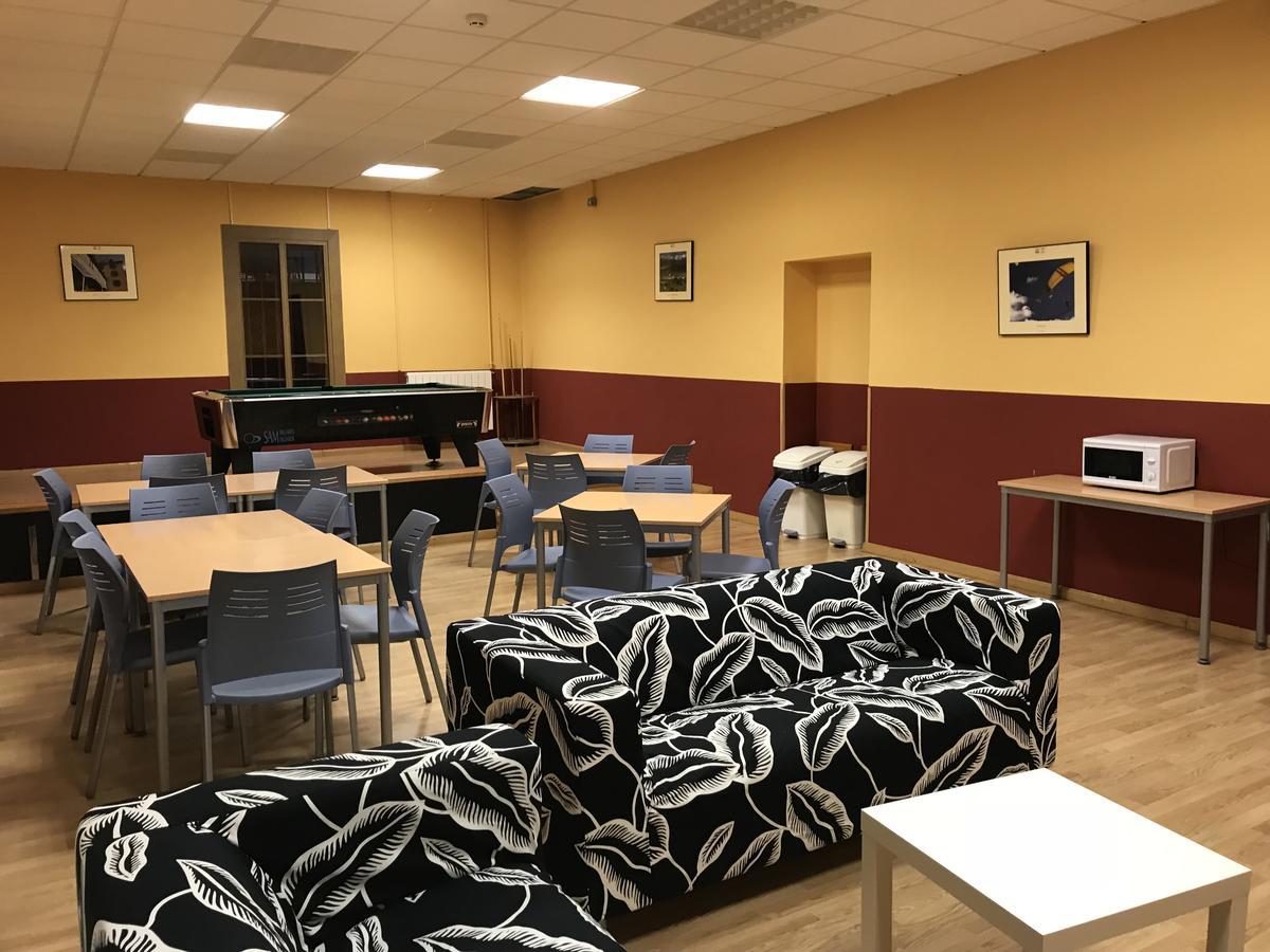 Albergue Pirenarium Sabinanigo Bagian luar foto