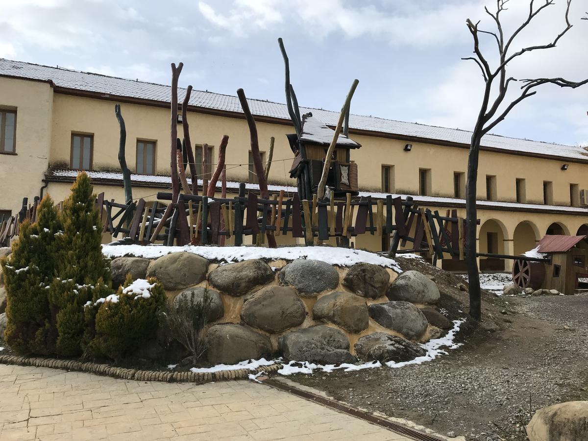 Albergue Pirenarium Sabinanigo Bagian luar foto